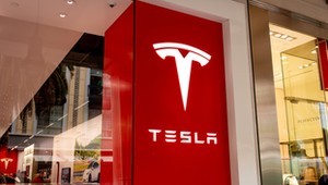 Tesla na prostej drodze do upadku. To nie tylko efekt działań Elona Muska