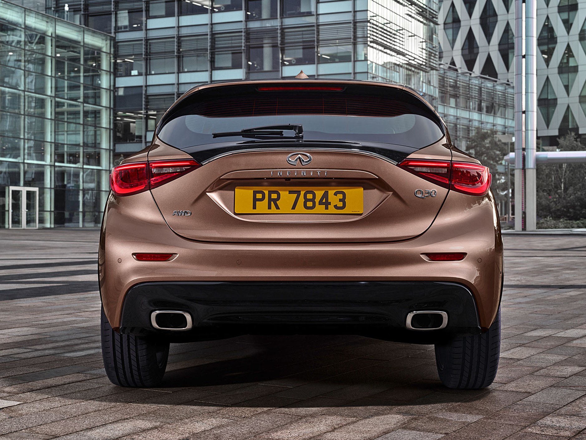 Infiniti Q30: rozpoczęto produkcję seryjną