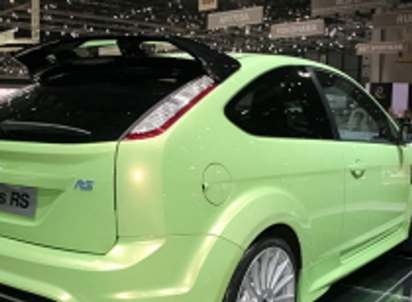 Genewa 2009: Ford Focus RS w blasku fleszy (szczegóły techniczne)