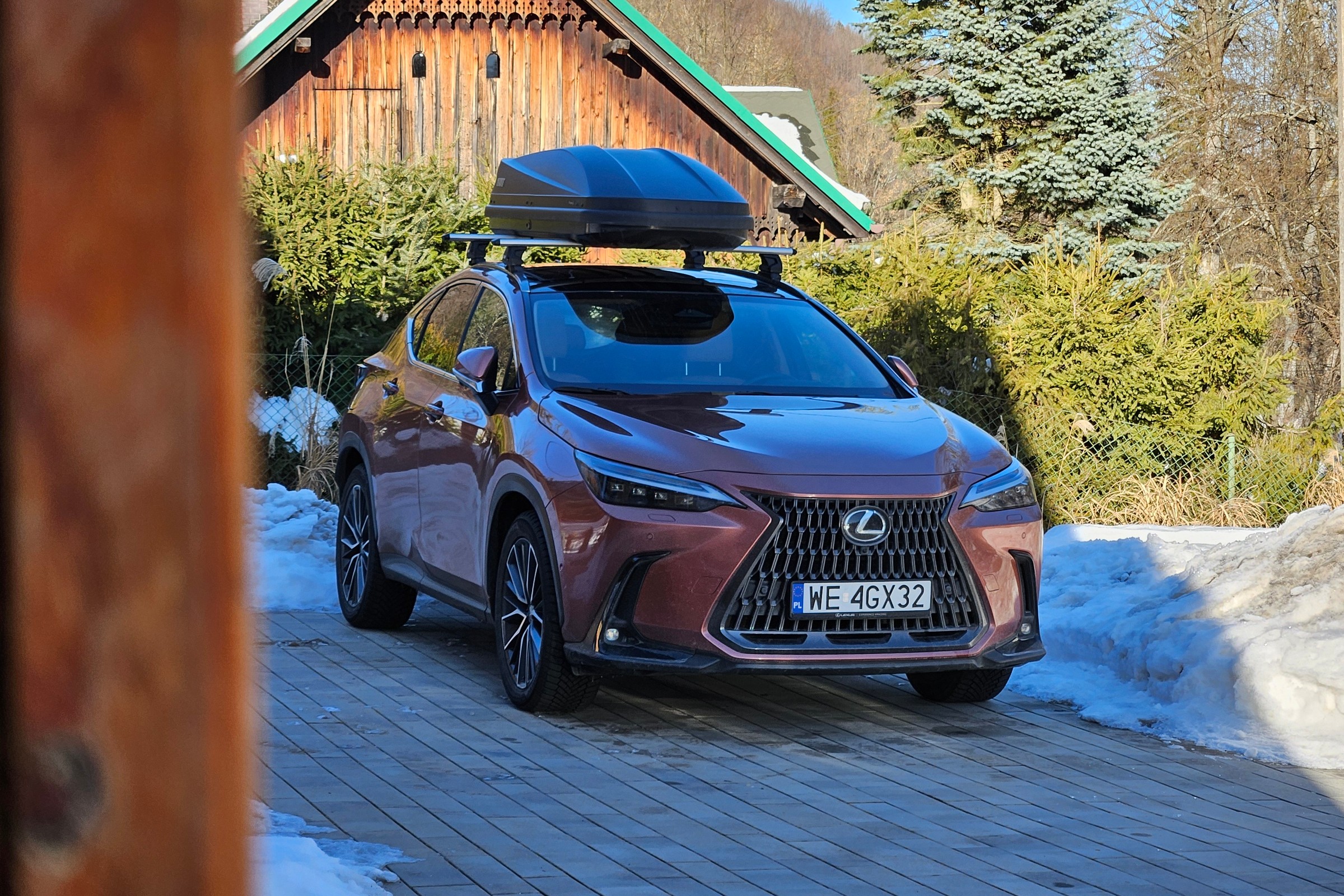 Przejechałem 20 tys. km hybrydą z plusem, za który trzeba dopłacić 50 tys. zł. Warto?