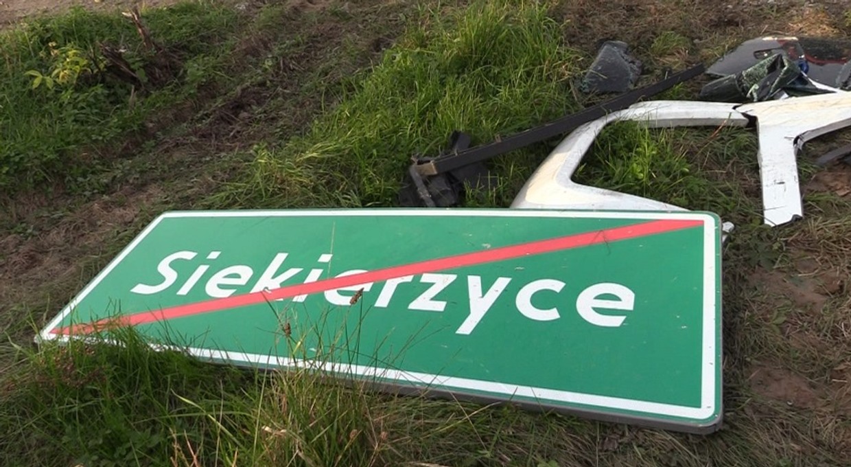 Ciężarówka uderzyła w volkswagena. Groźne zderzenie w Siekierzycach