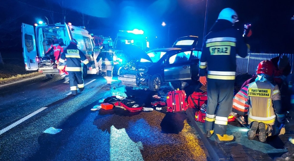 Nie żyją strażak i kobieta, której próbował pomóc. "Potworny zbieg okoliczności"