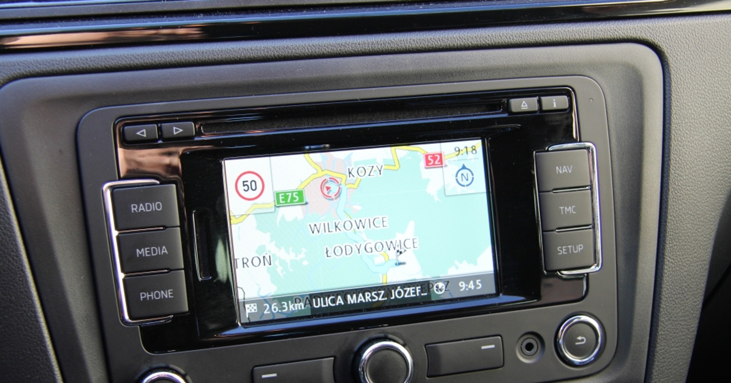 Radio nawigacyjne Amundsen + uwzględnia przy kalkulacji także drogę ekspresową S69 Bielsko-Biała – Żywiec, której jeszcze nie ukończono. 