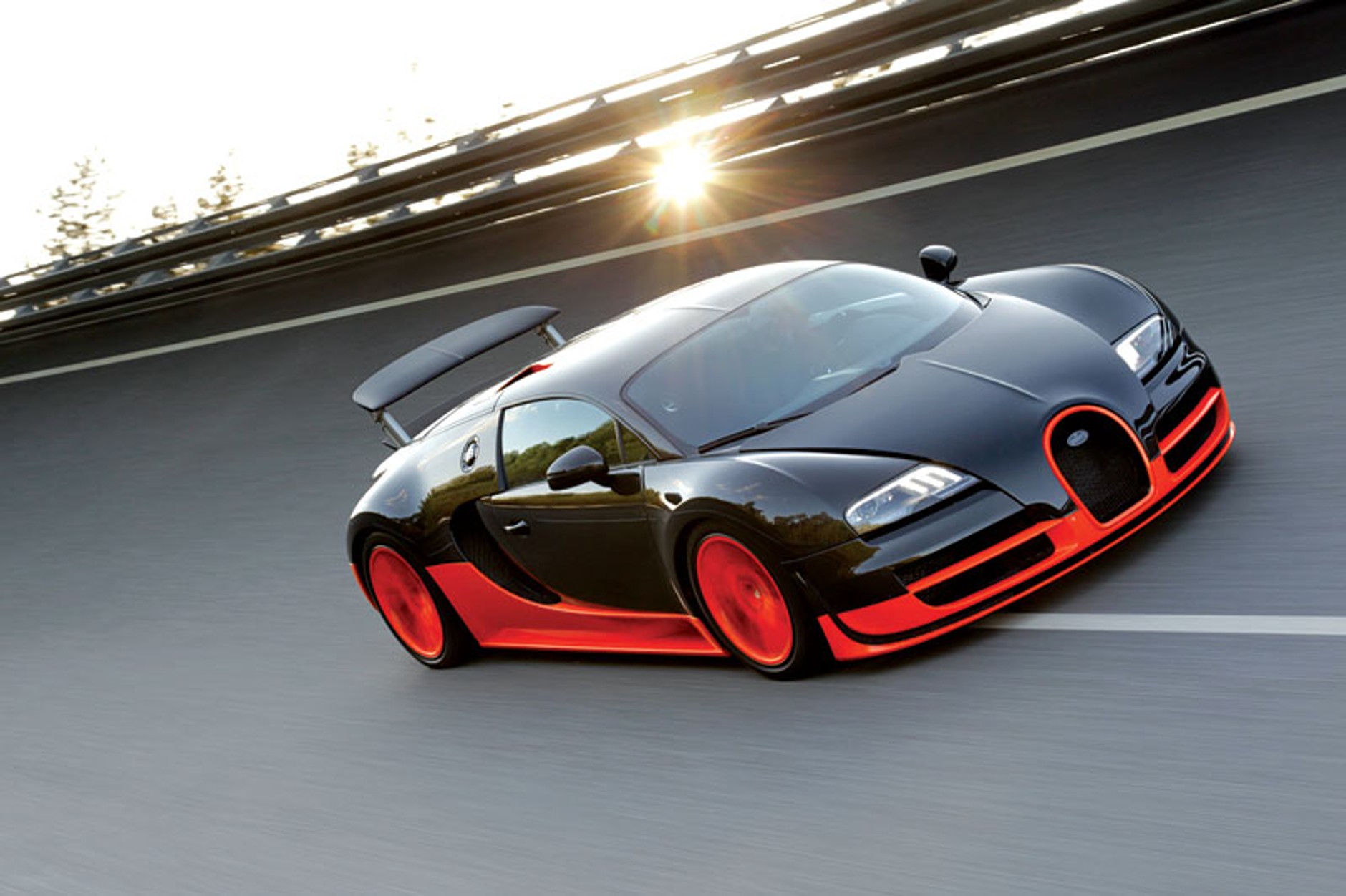 Bugatti Veyron Super Sports: pierwsze zdjęcia wersji produkcyjnej