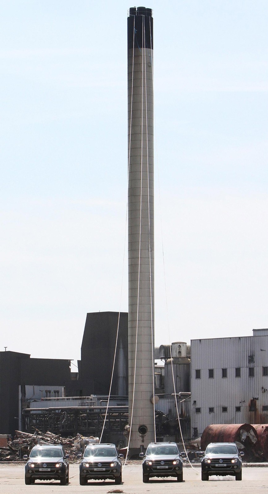 Volkswagen Amarok niszczy komin