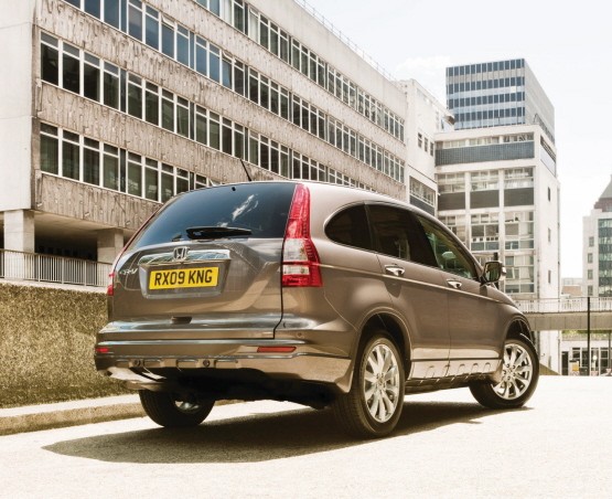 Genewa 2010: Honda CR-V – odświeżona stylistyka (dane techniczne)