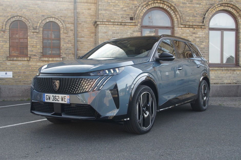Peugeot E-5008 w pierwszym teście
