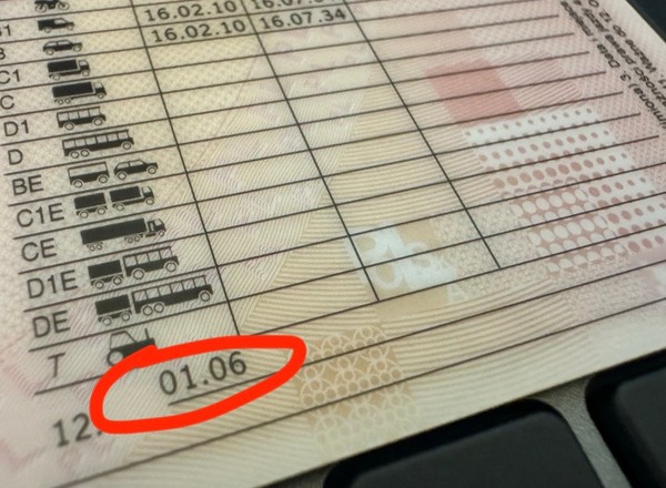 Kto musi wymienić prawo jazdy jeszcze w 2025 r.? Jest obowiązek. Sprawdź rubrykę 11