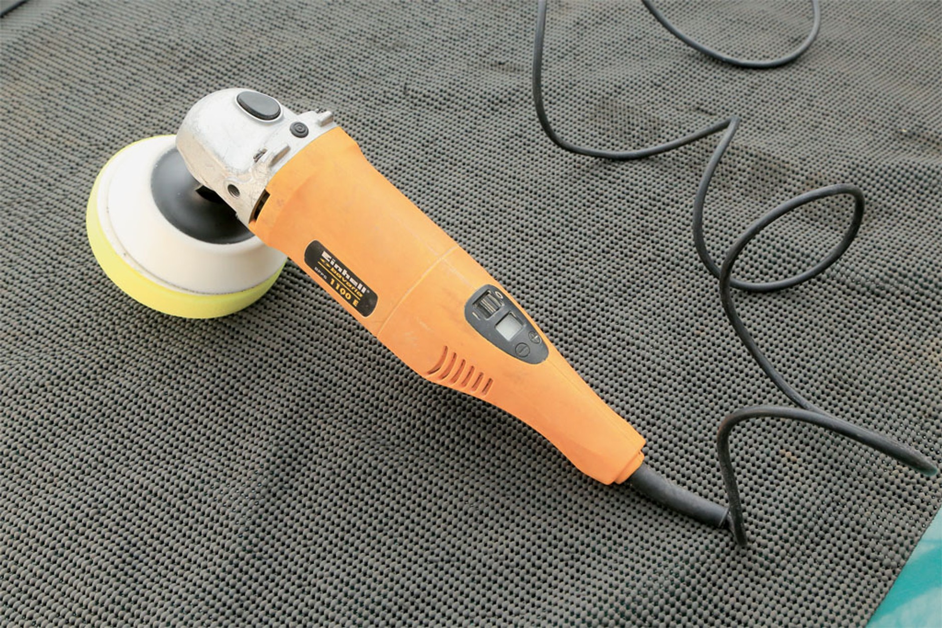 Narzędzia potrzebne do polerowania samochodu