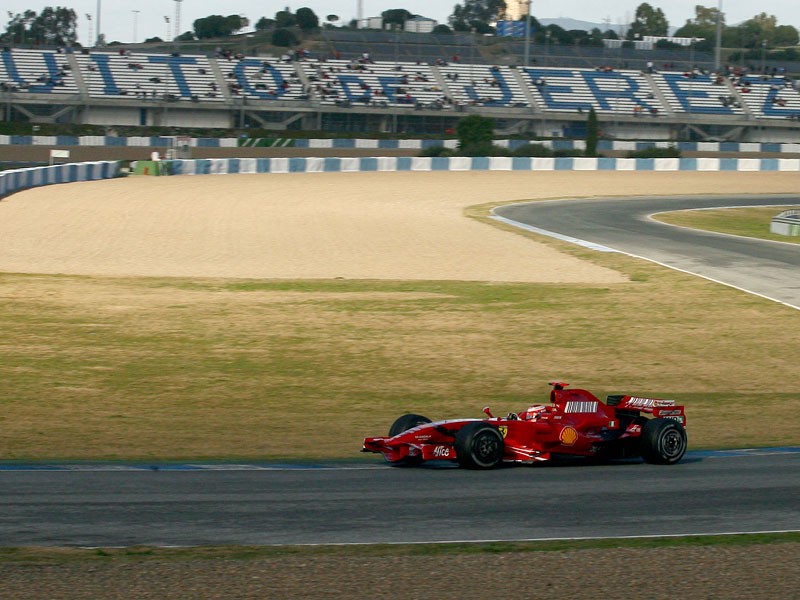 Formuła 1: Fernando Alonso pokazał klasę w Jerez (fotogaleria z testów)