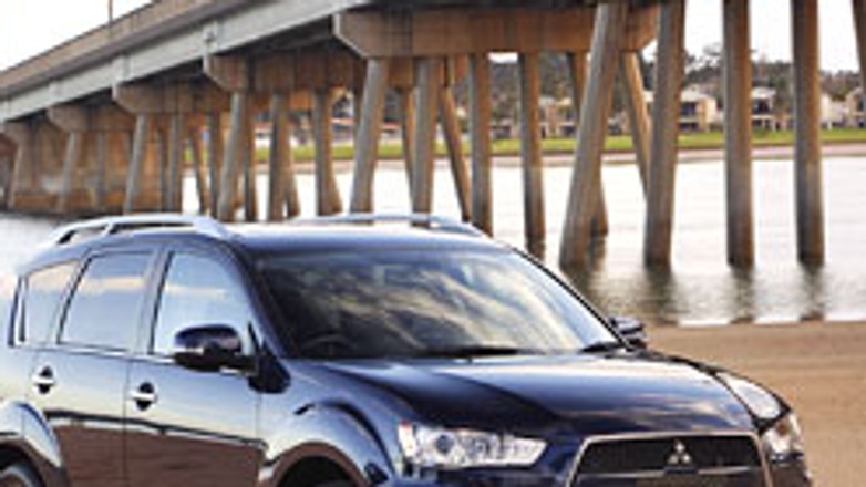 Mitsubishi Outlander otrzymał twarz Lancera, już jest w Australii