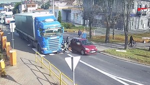 Potrącenie na pasach. Oto jak łatwo doprowadzić do tragedii