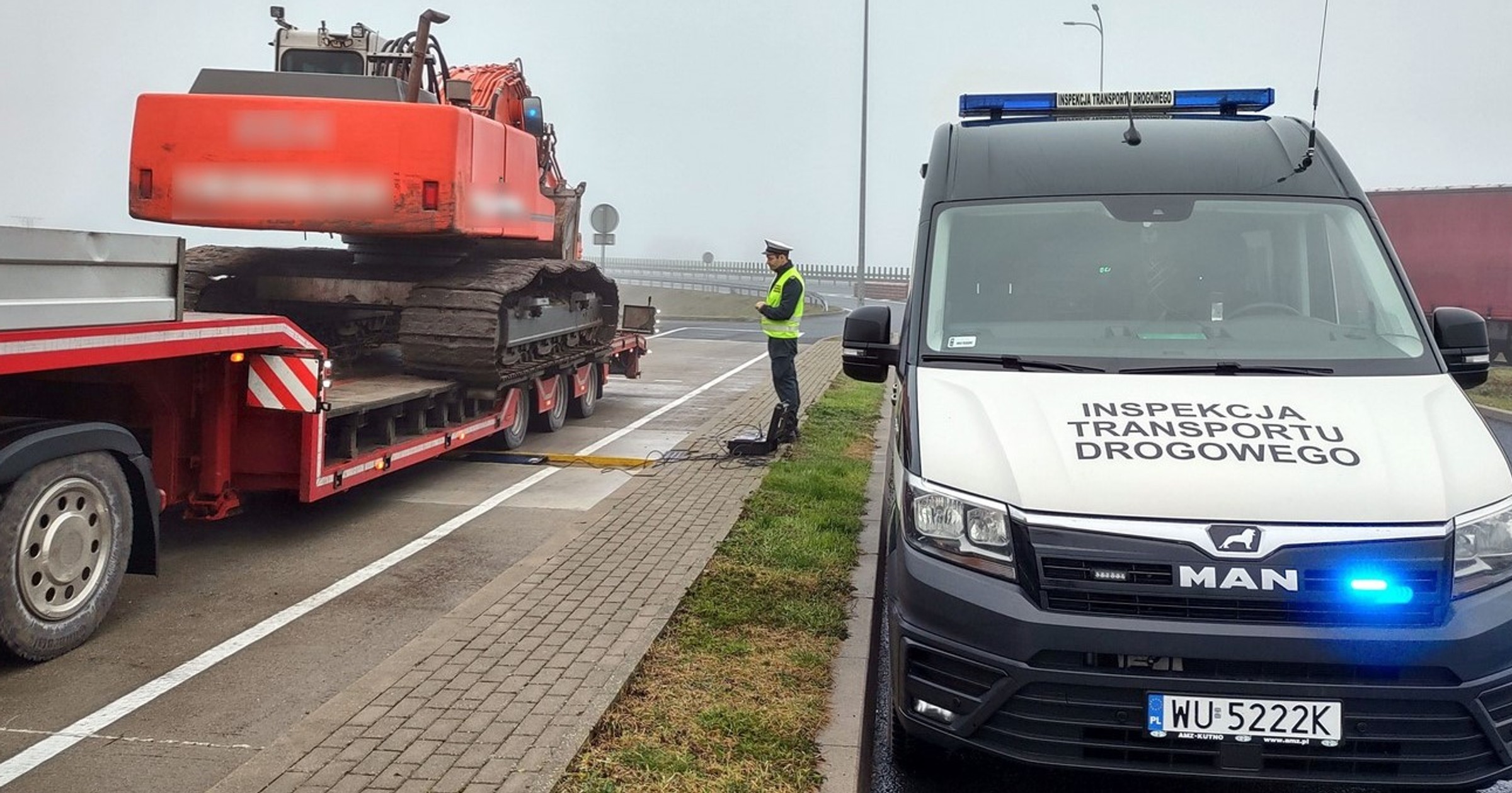 Wiózł tak ciężką maszynę, że aż dymiło się z kół