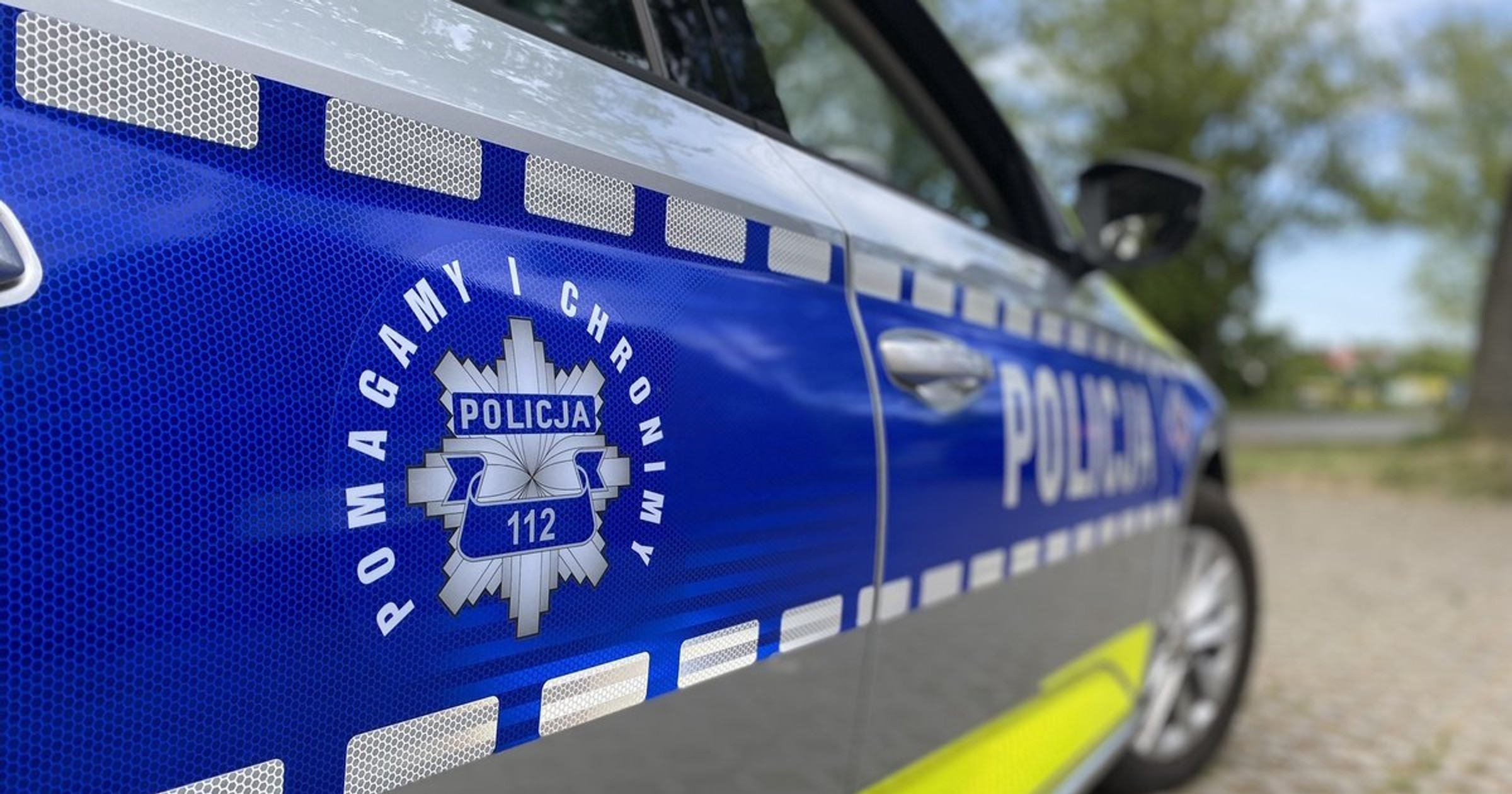 Kierowca zatrzymał się na posesji. Policjanci ruszyli natychmiast