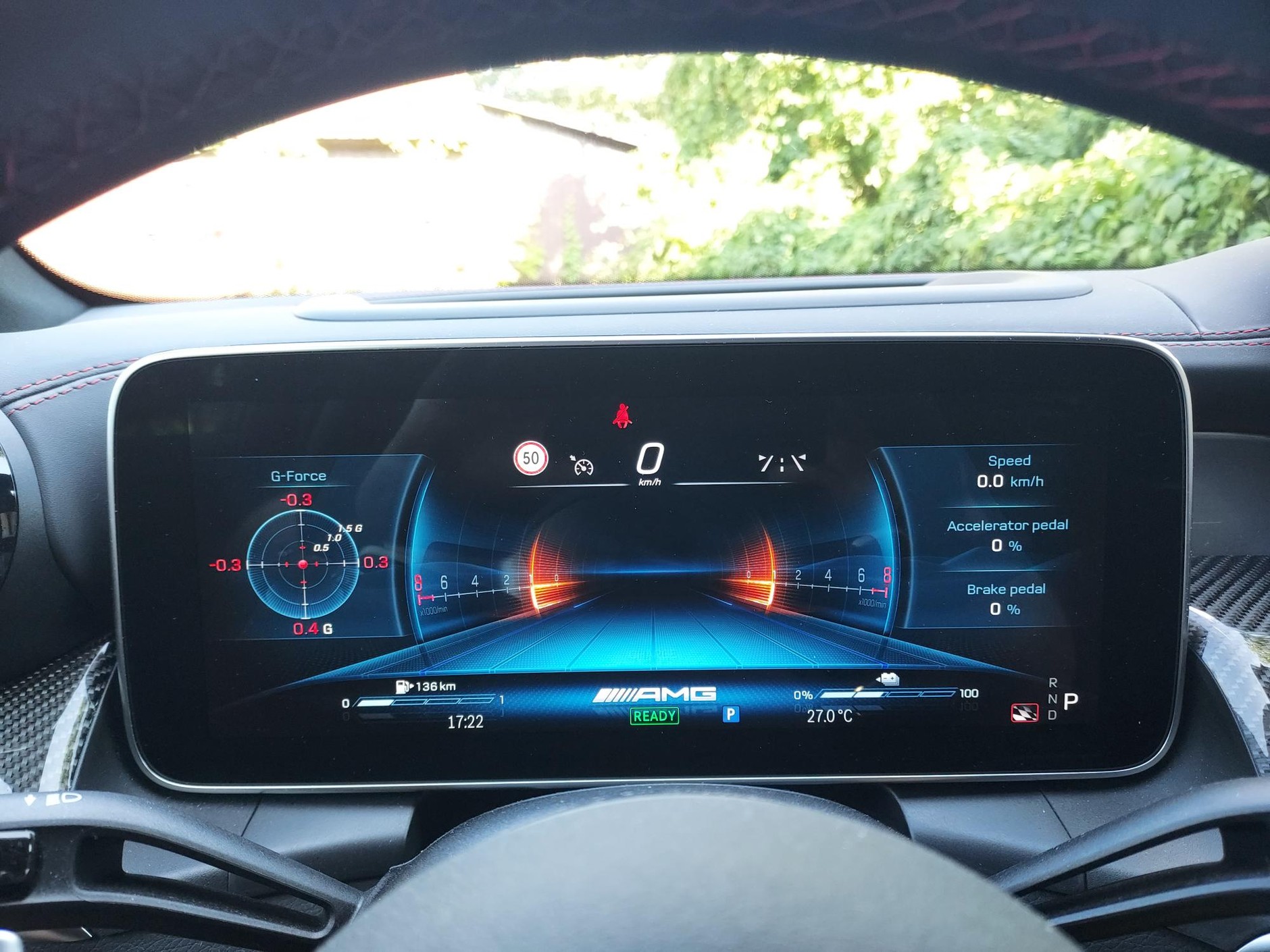 Mercedes AMG GLC 63 E-Performance. Wirtualny kokpit w trybie Race