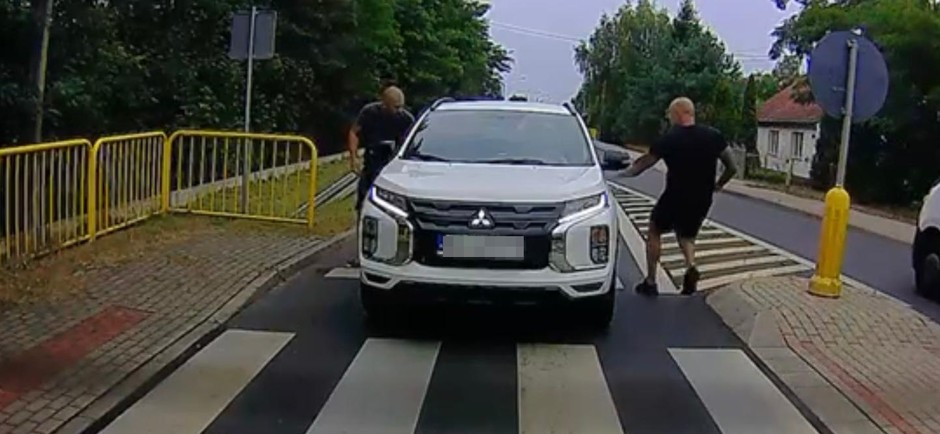 Funkcjonariusze Straży Granicznej zatrzymali 20-letniego kierowcę, który jechał skradzionym w Niemczech Mitsubishi ASX