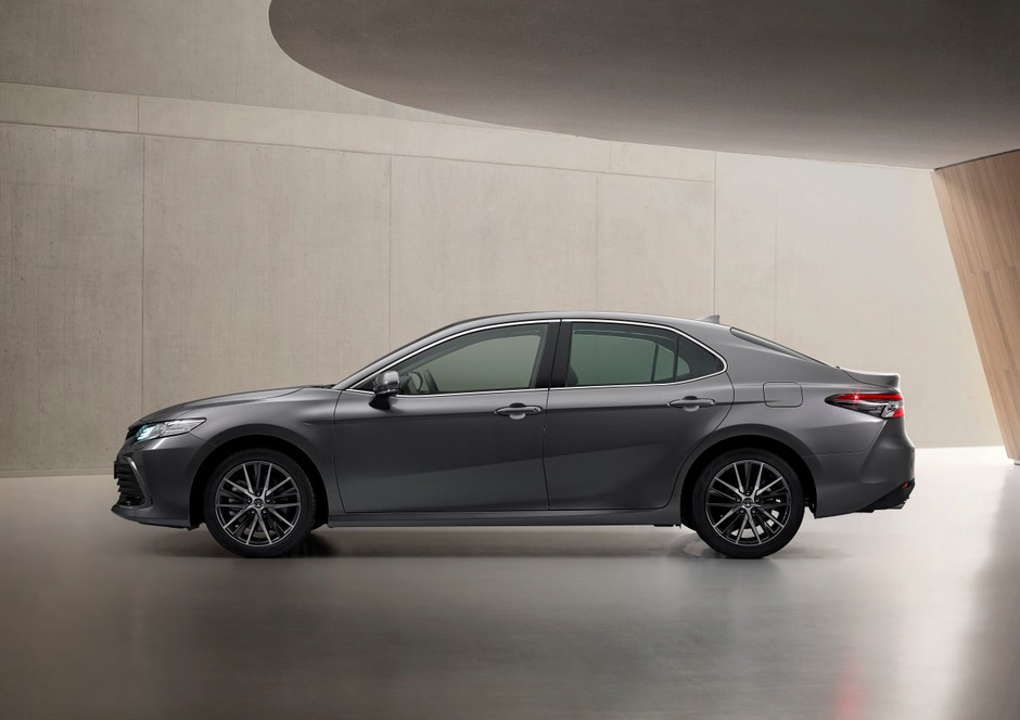 Toyota Camry Hybrid po face liftingu