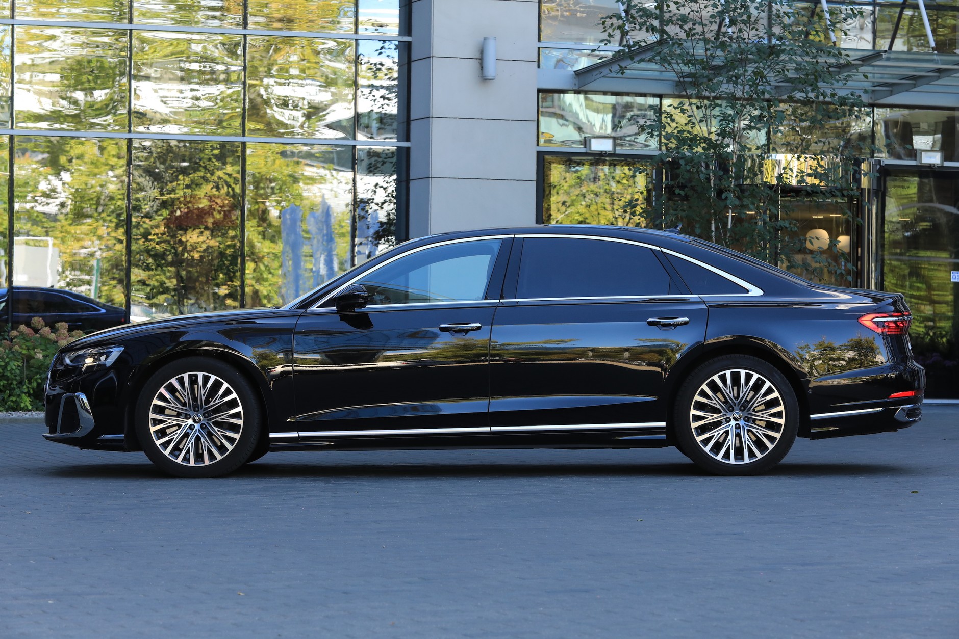 Audi A8 L 60 TFSI