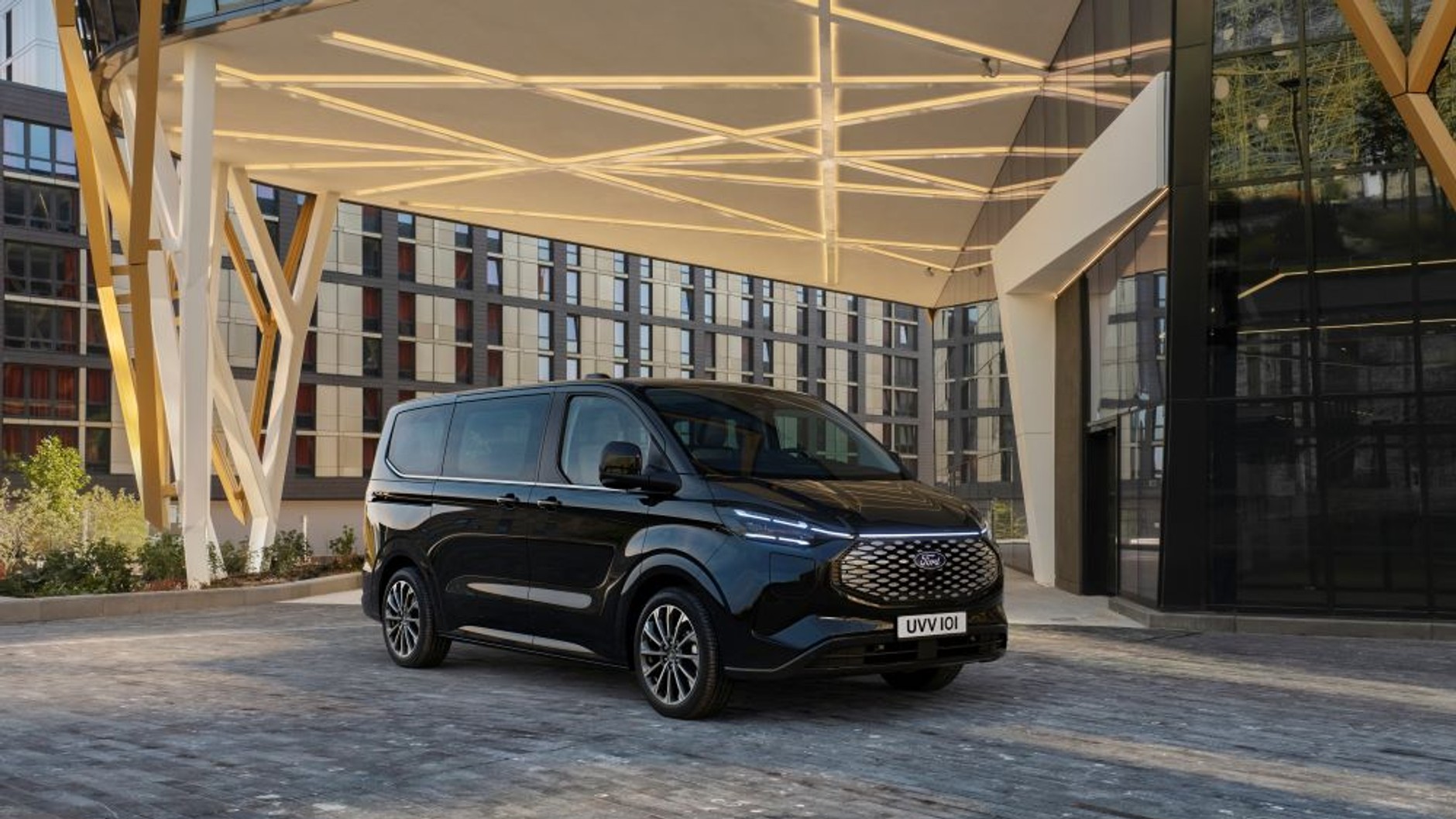 Ford E-Tourneo Custom