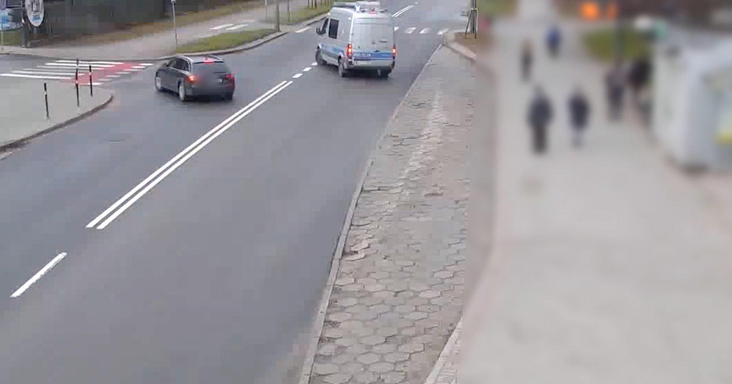 Policjanci przez ok. 20 km eskortowali samochód, którym rodzice wieźli do szpitala dziecko wymagające natychmiastowej pomocy