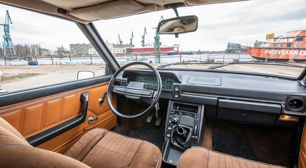 Polski Fiat 125p i FSO Polonez w wersji Long - przedłużane auta z FSO