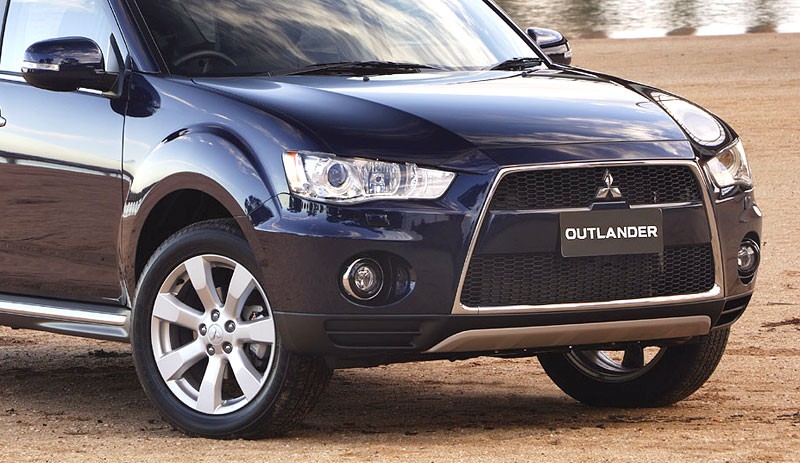 Mitsubishi Outlander otrzymał twarz Lancera, już jest w Australii