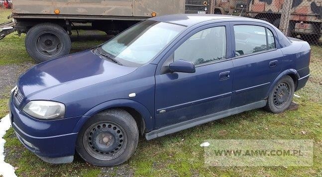Opel Astra wystawiony na licytację przez AMW