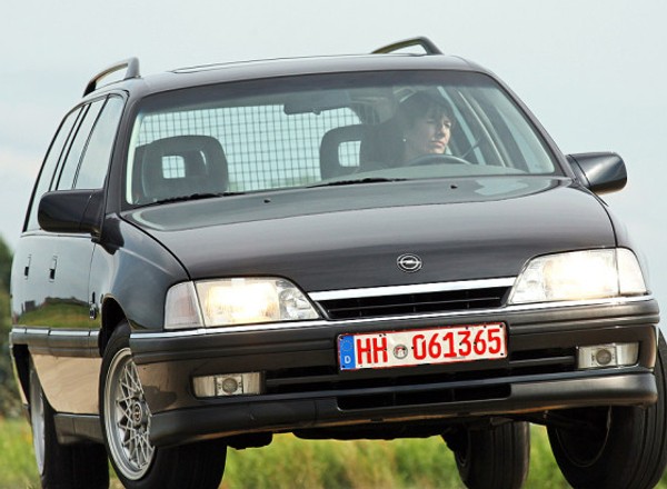 Opel Omega A Caravan: przyjazny transportowiec