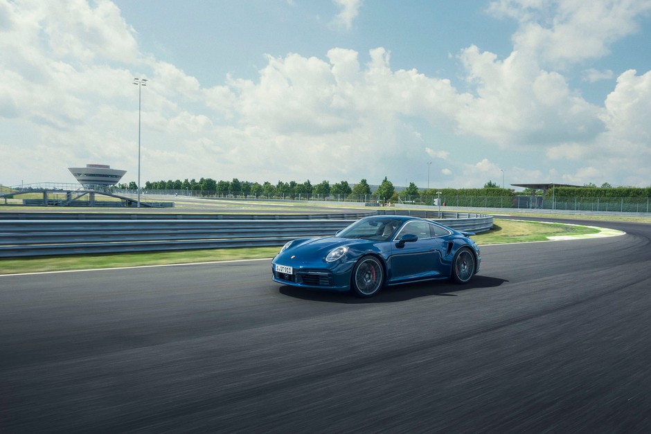 Porsche 911 Turbo (992)