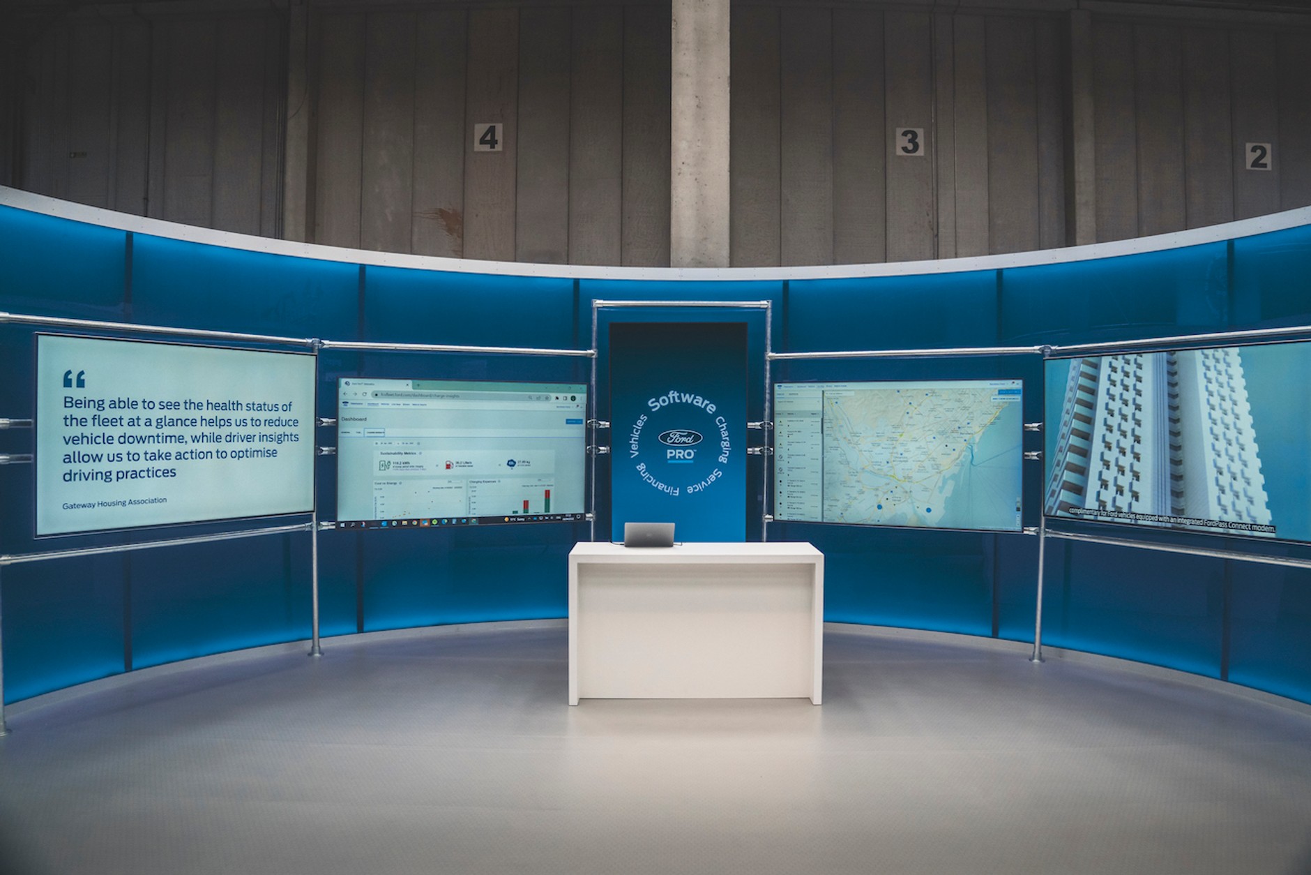 Ford E-Transit 1 generacja 2022 (Ford Pro)