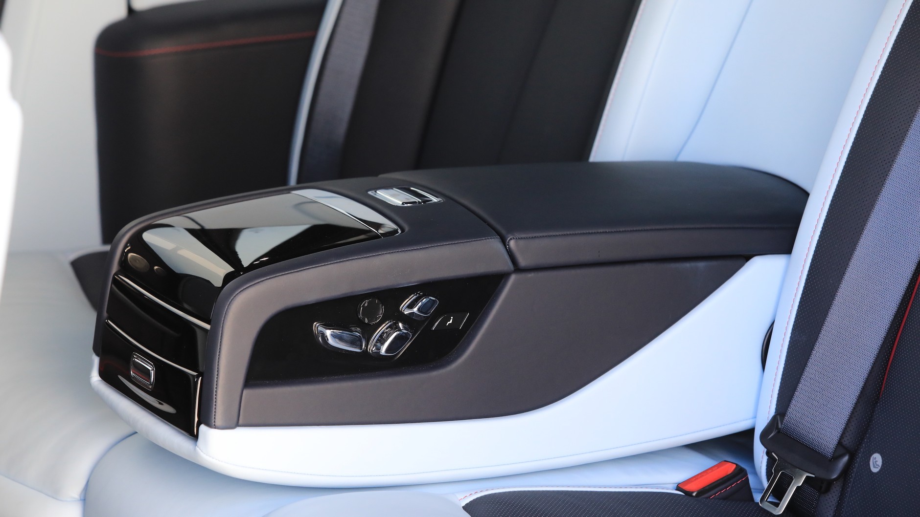 Rolls-Royce Phantom (2022, VIII Series II)