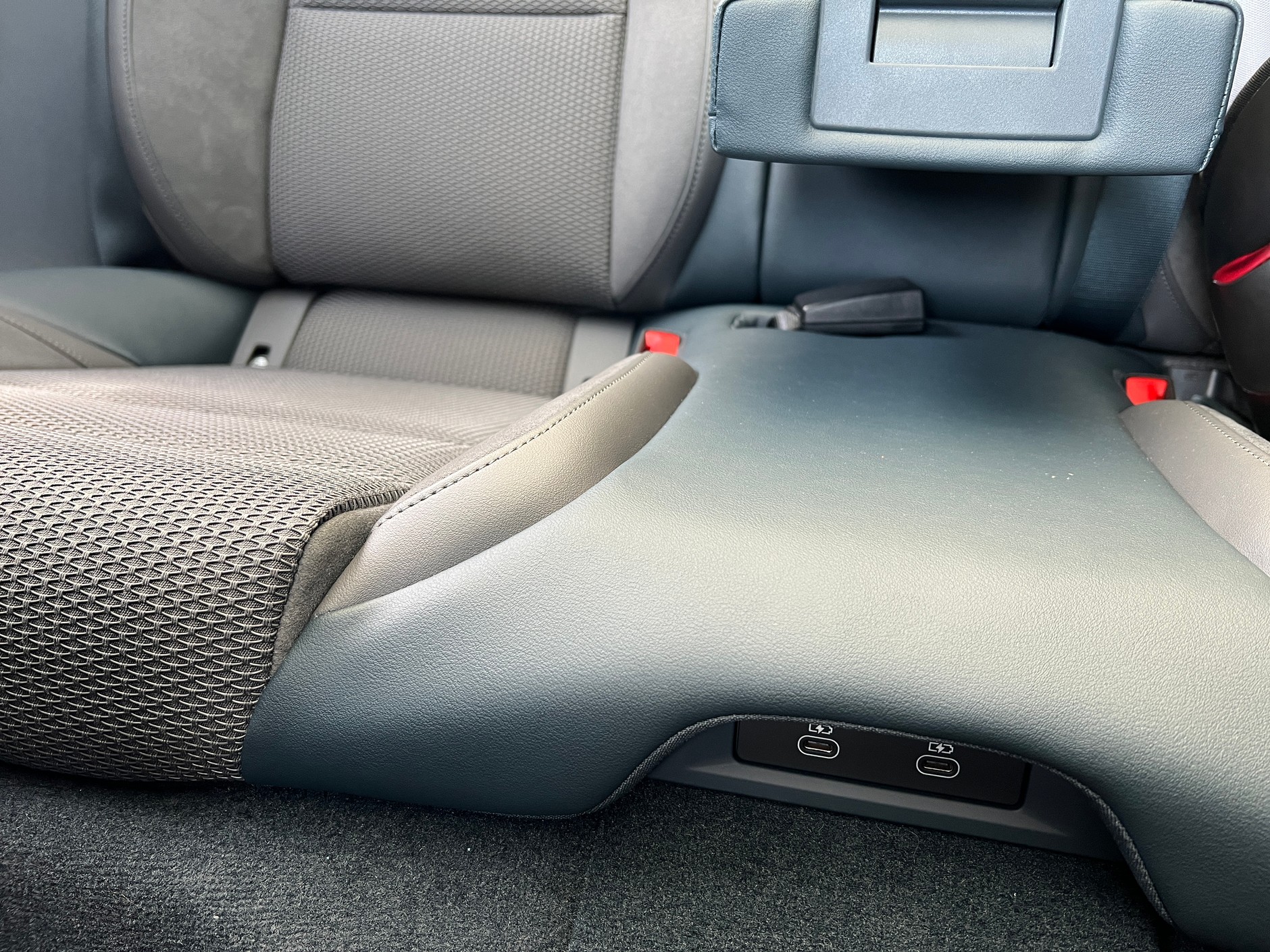 Porsche Taycan 4 Cross Turismo 2023