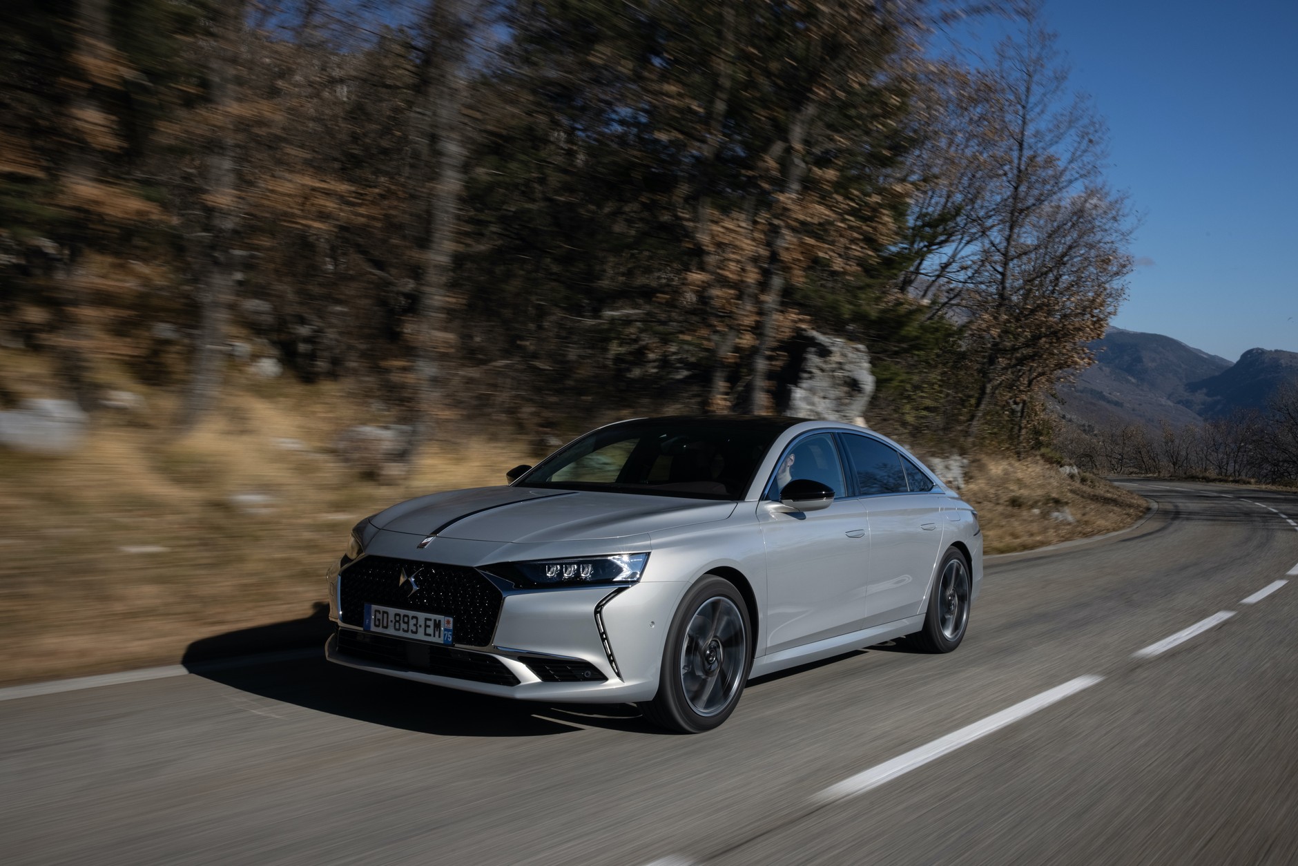 DS 9 E-Tense: 250 2WD i 360 4x4