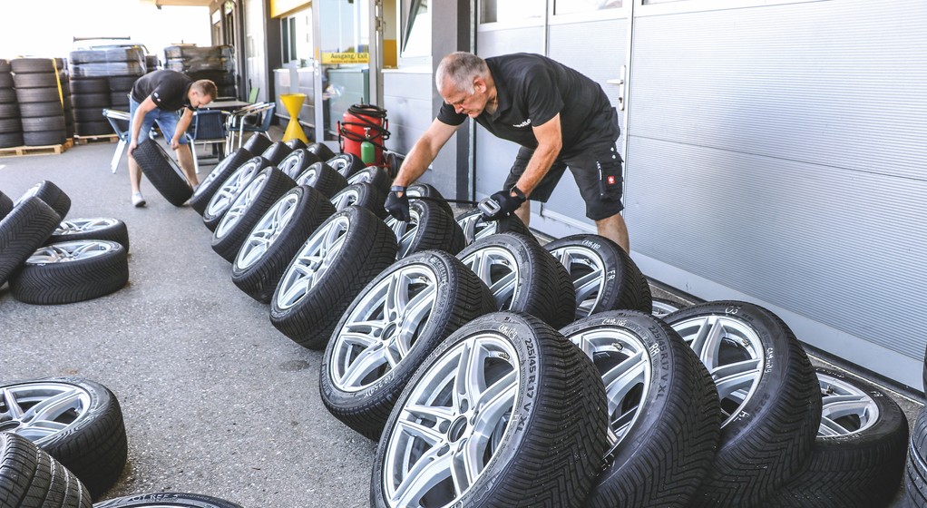 Test opon letnich 2022. Opony w rozmiarze 215/55 R17