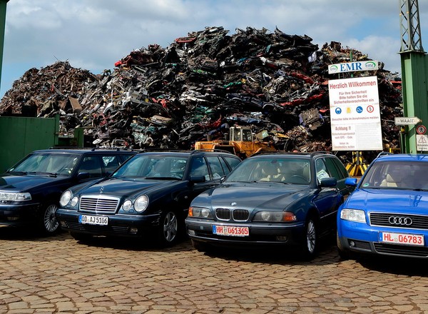 BMW serii 5 kontra Audi A6, Mercedes klasy E i Volvo 960 - które używane kombi będzie lepszym wyborem?