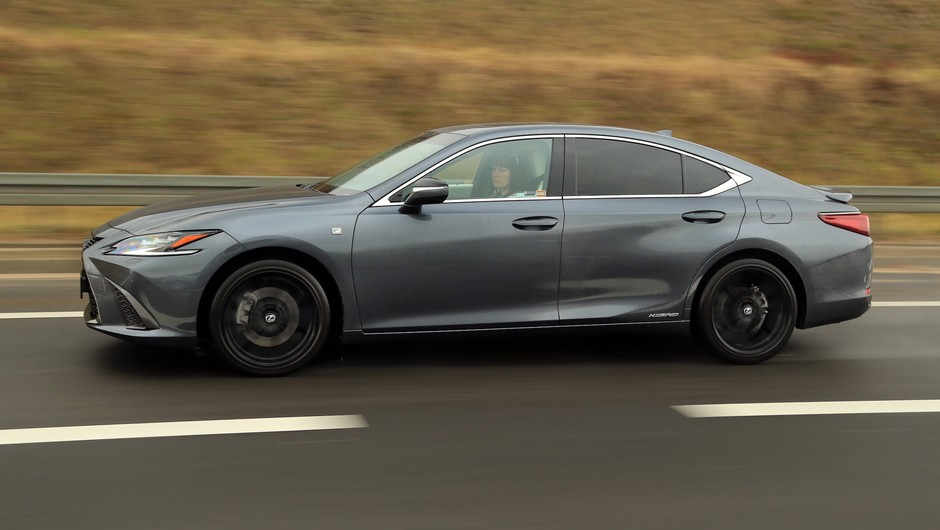 Lexus ES 300h - zdj. ilustracyjne