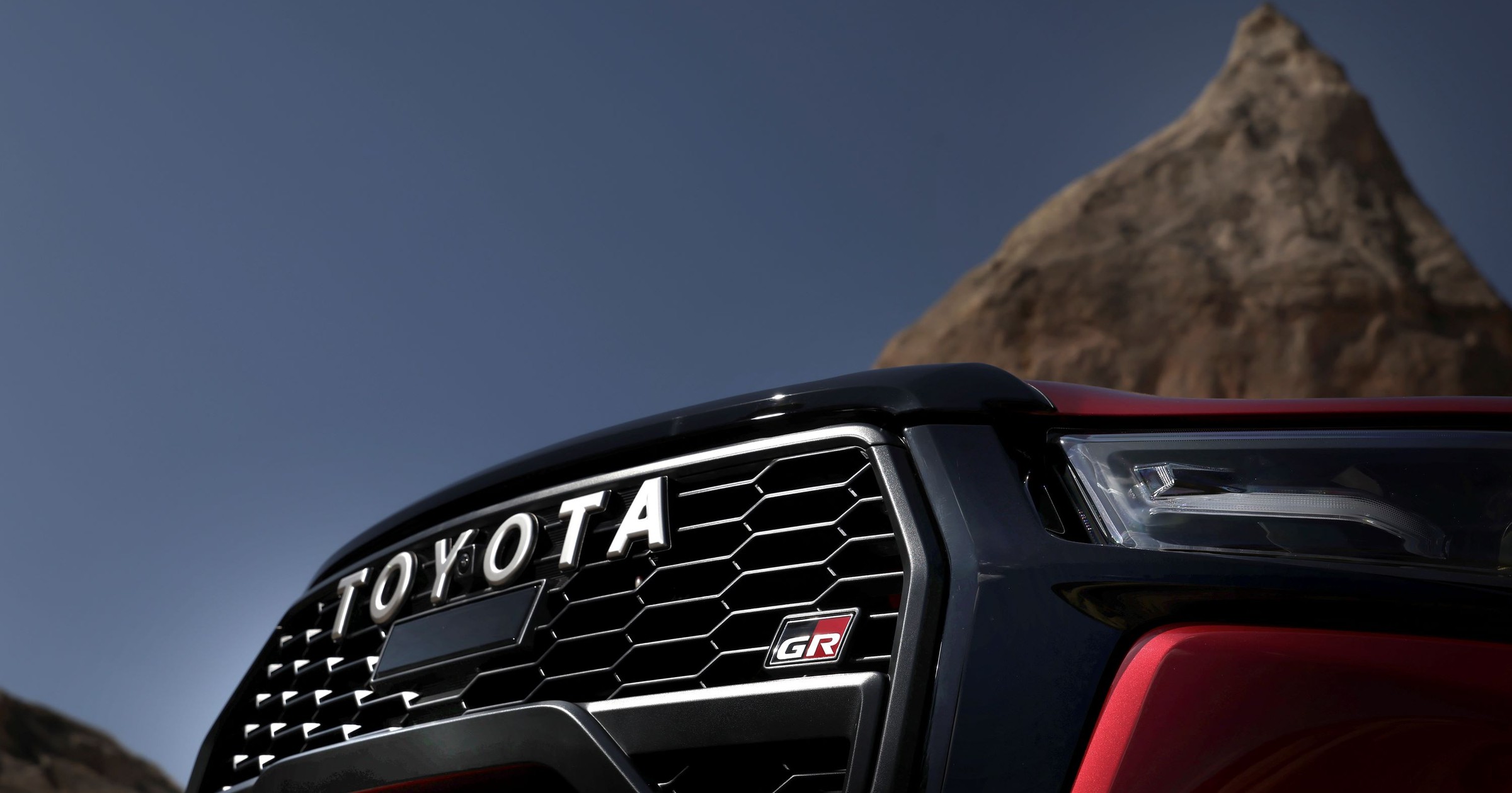 Toyota Hilux (model roku 2025)