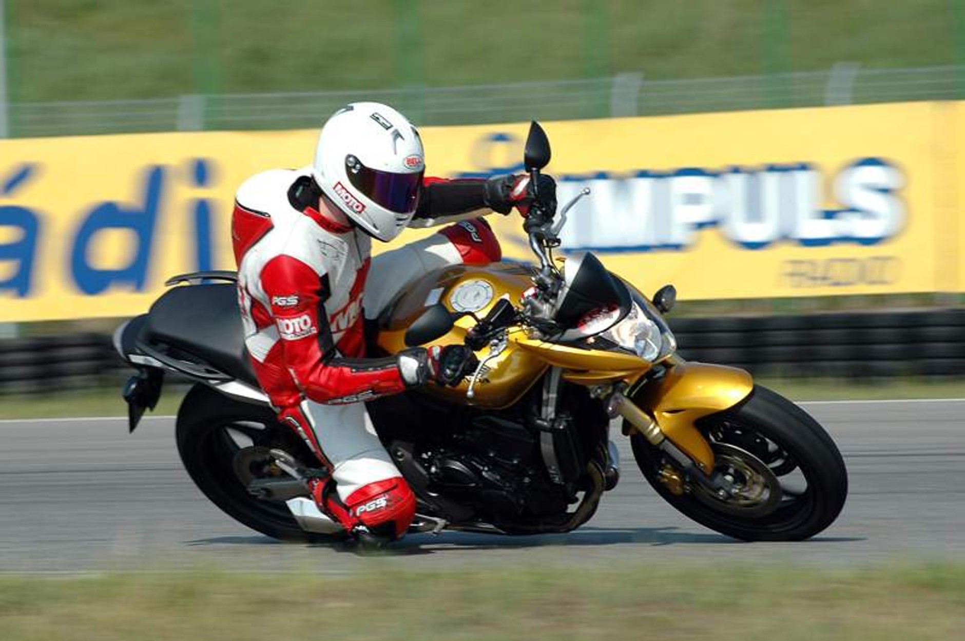Supermoto Honda Days: nowy CBR600RR na torze