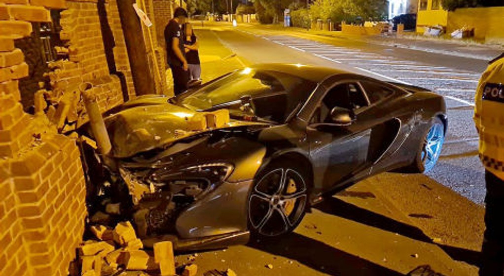 Rozbity McLaren 570S