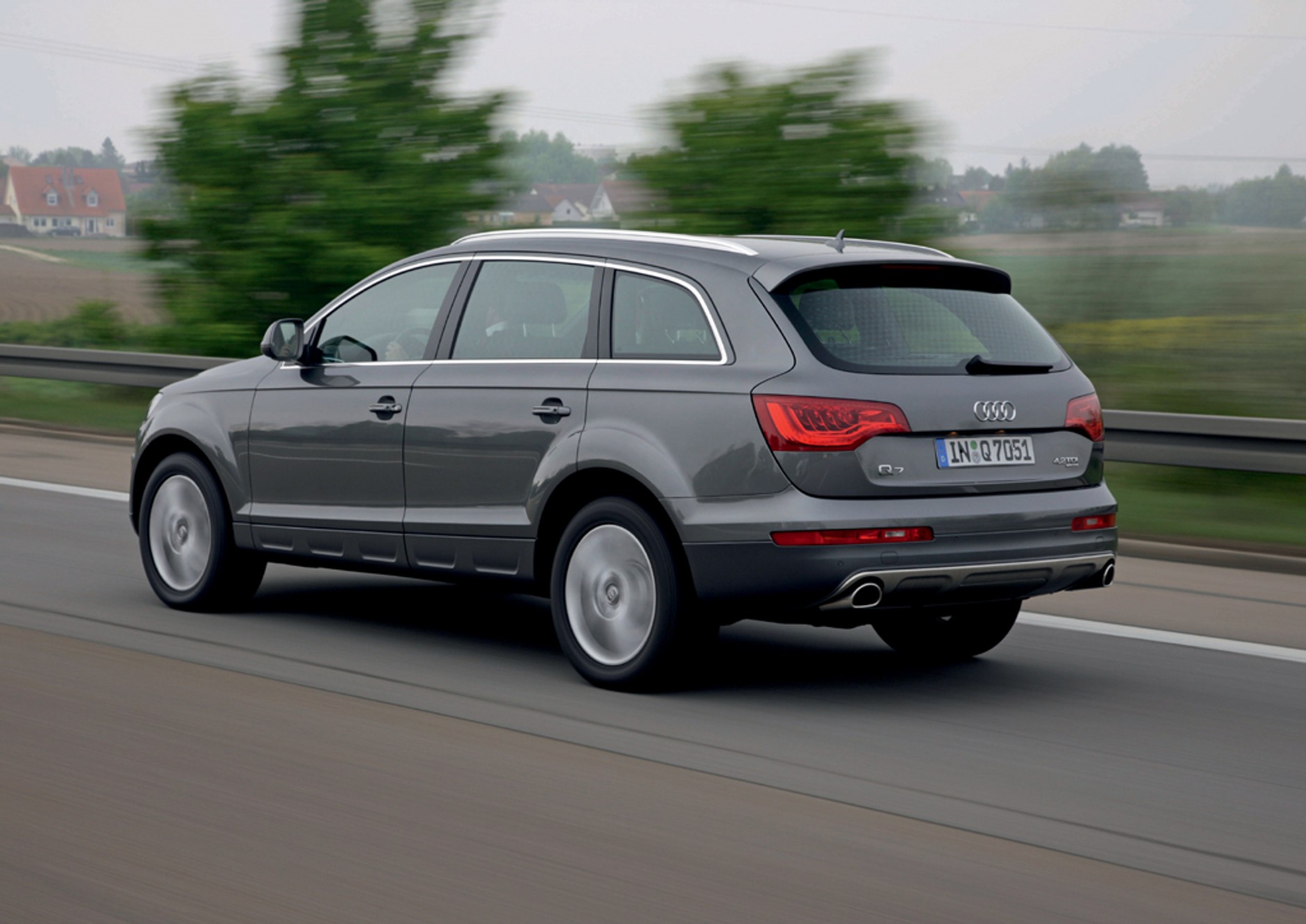 Audi Q7 - Mniej Co2 ale więcej chromu i mocy