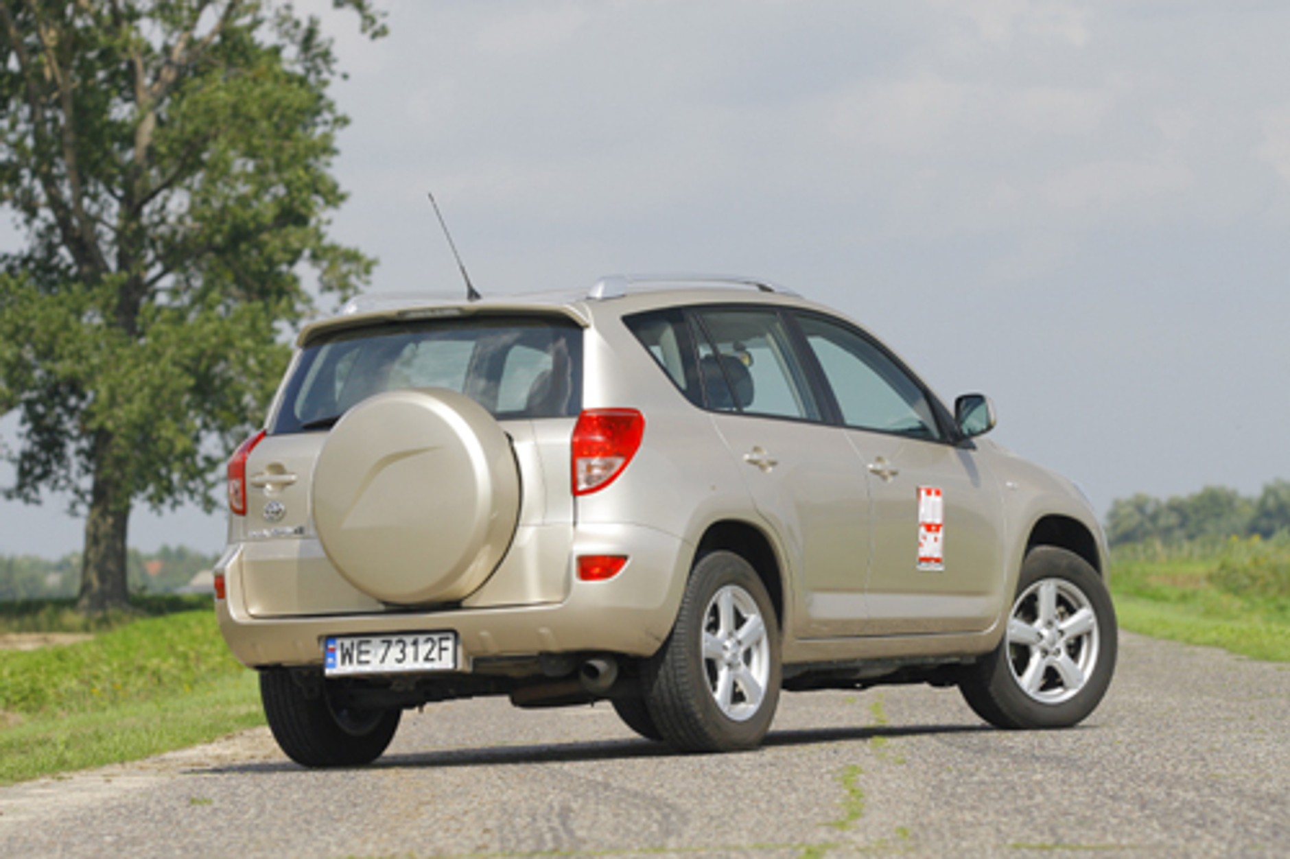 Toyota RAV-4 2.0 VVT-i - Trochę terenowa