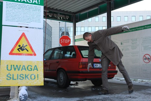 Jak umyć auto w duży mróz?