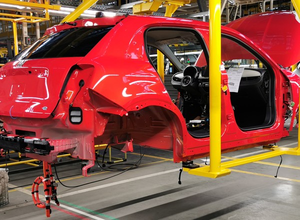 Stellantis pożegnał dyrektora Tavaresa i od razu zapowiedział powrót do ACEA