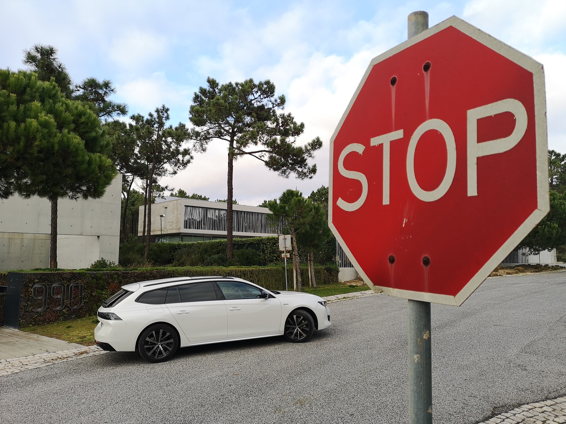 Test Peugeot 508 SW BlueHDi 160 EAT8 – najpierw styl. Potem kombi