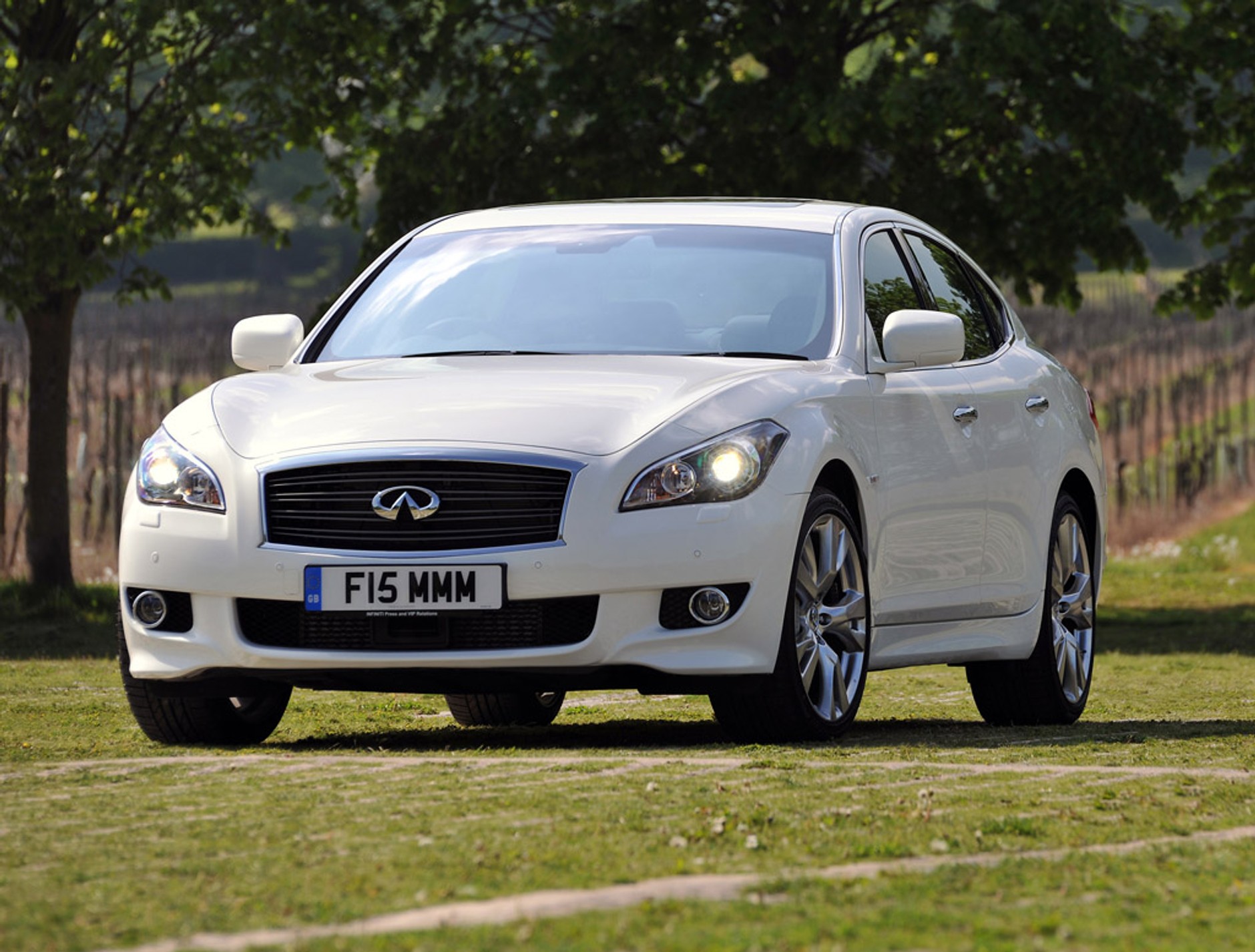 Infiniti M37: Limuzyna ze sportowym sznytem