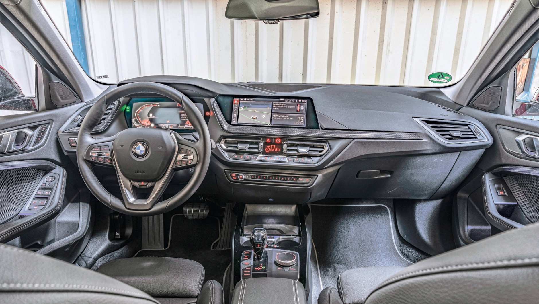 BMW 118i - kokpit