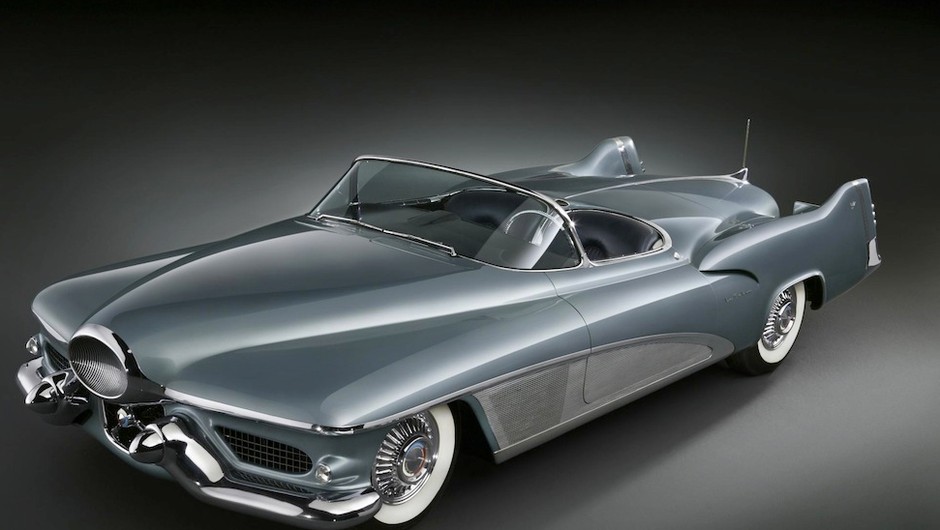 85 lat GM Design