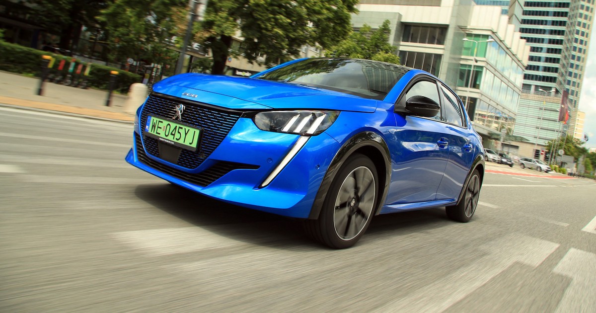 Peugeot e-208 GT