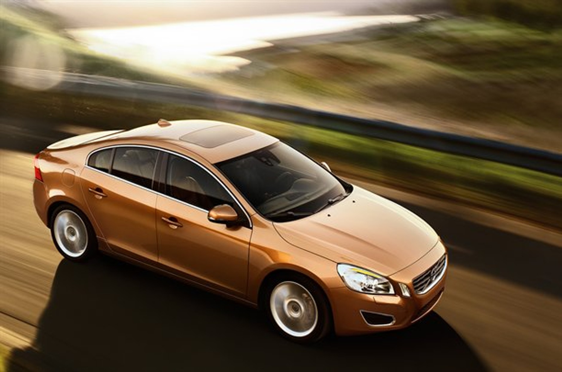 Volvo S60 dostępne będzie z dwoma zawieszeniami