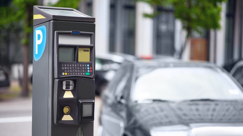 Warszawa. Od poniedziałku strefa płatnego parkowania obejmuje Kamionek i Saską Kępę